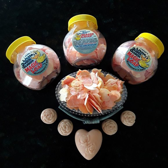 NWT peach-tone Soap Petals w/Heart & Rose soaps in Elegant Vintage Metal Dish - Picture 2 of 4